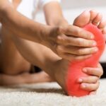 Ból pod stopą poduszka – co oznacza ból w tej części stopy? ból pod stopą poduszka