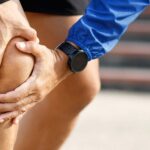 Kolano skoczka objawy – na co zwrócić uwagę Kolano skoczka objawy