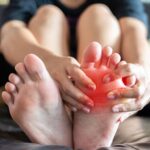 Dlaczego bolą stopy – najczęstsze przyczyny i sposoby ulgi dlaczego bolą stopy