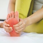 Bóle reumatyczne w stopach – jak je rozpoznać i leczyć naturalnie? bóle reumatyczne w stopach