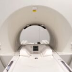 Jak wygląda rezonans kolana krok po kroku Jak wygląda rezonans kolana krok po kroku