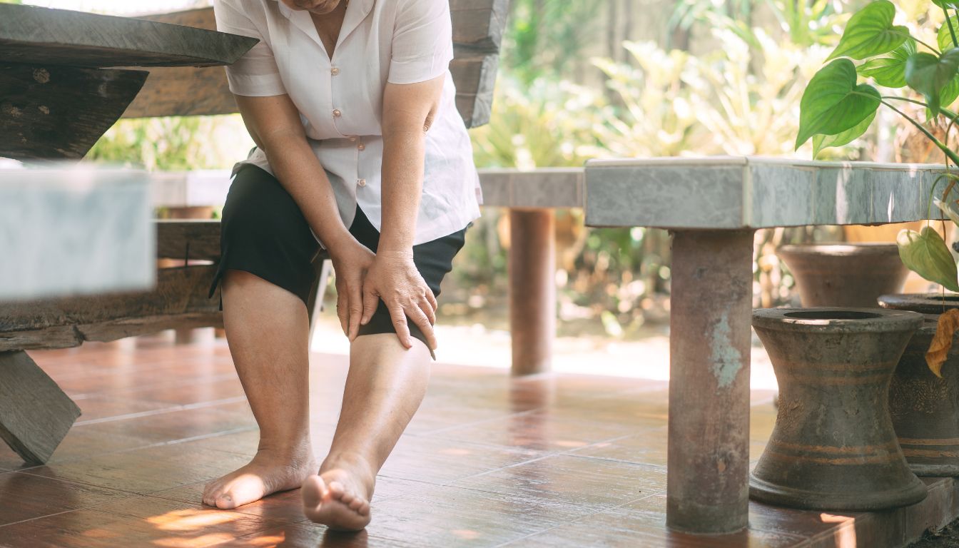 Ból kolan z przodu przyczyny i sposoby leczenia