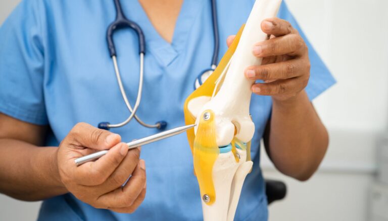 Jak długo boli kolano po szyciu łąkotki i jak przyspieszyć gojenie