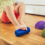 Ćwiczenia na płaskostopie dla dzieci – zabawa i terapia w jednym Ćwiczenia na płaskostopie dla dzieci