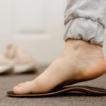 Klapki na płaskostopie poprzeczne