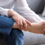 Odciski na palcu u nóg – jak skutecznie się ich pozbyć? Odciski na palcu u nóg