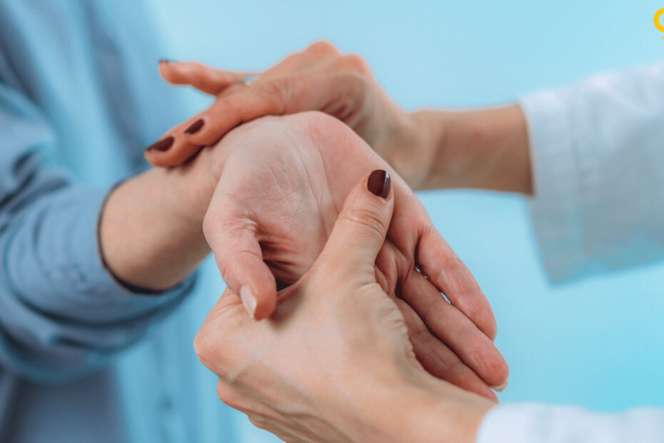 Zespół cieśni nadgarstka bez tajemnic - poznaj najczęstsze objawy i zalecenia