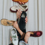 Czy tradycyjne buty osłabiają stopy? Jak działa obuwie barefoot? Czy tradycyjne buty osłabiają stopy? Jak działa obuwie barefoot?